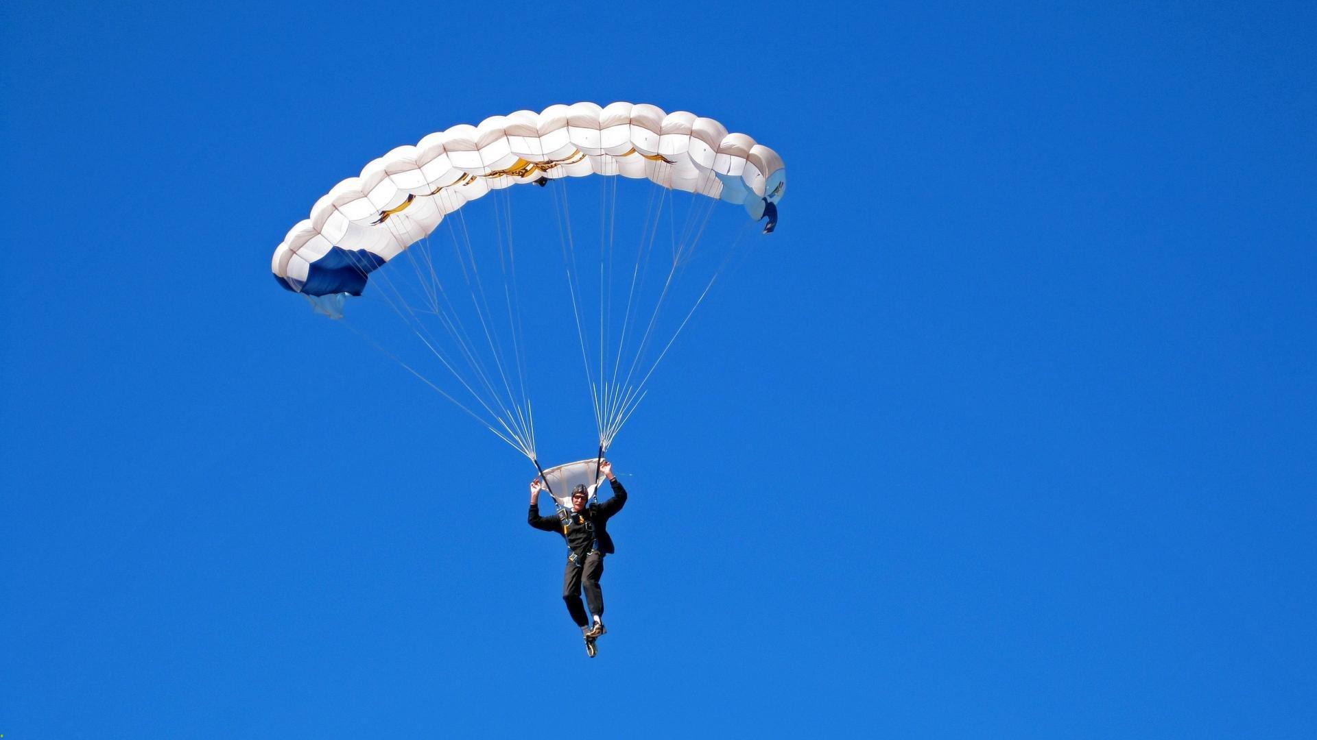 CBA季后赛激战正酣 辽宁队力克广东队挺进总决赛