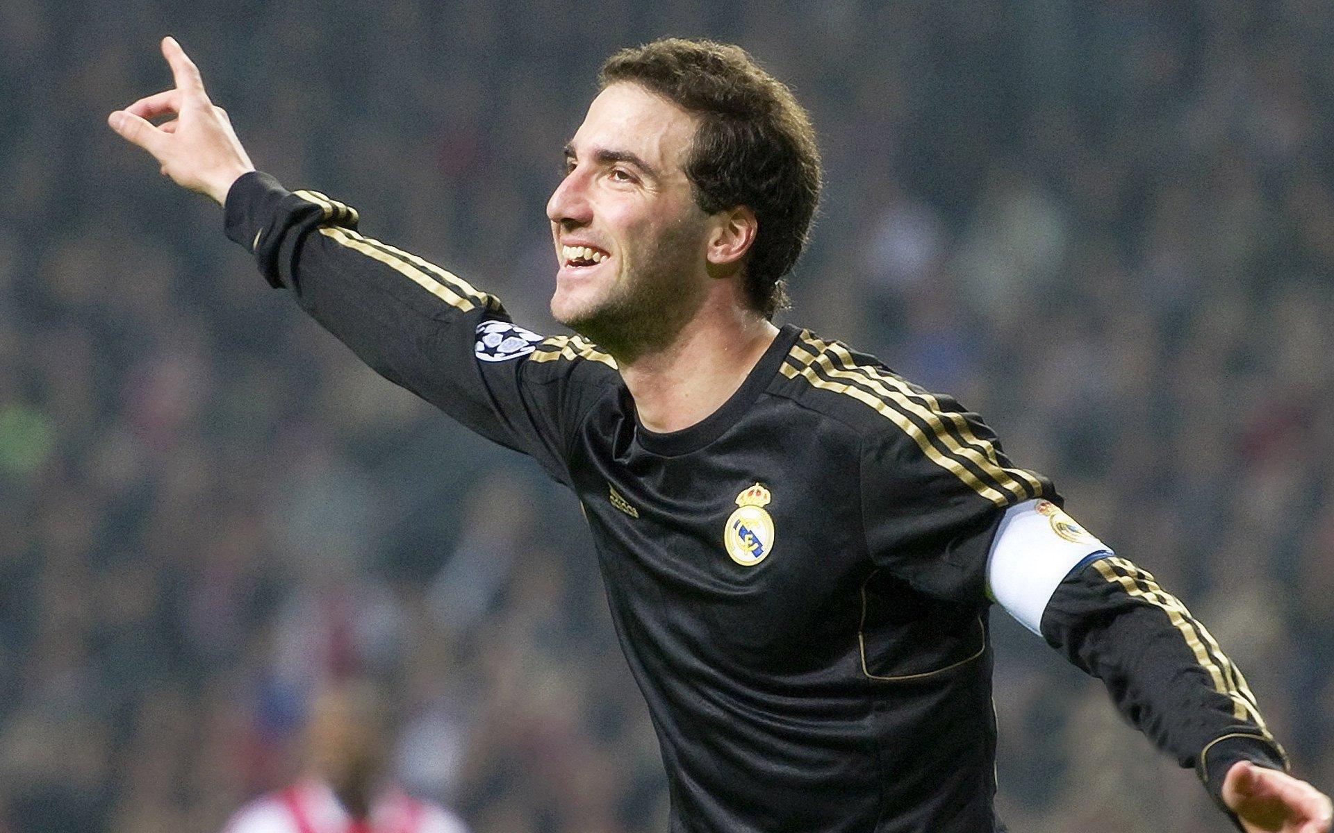 激情对决！曼市德比战上演巅峰较量，红魔主场力克蓝月亮